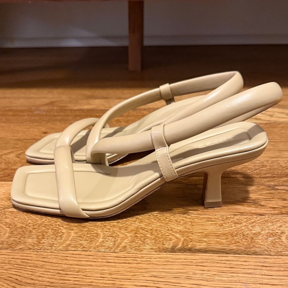 Vince Cream Women's Sandals - Picture 2 of 6